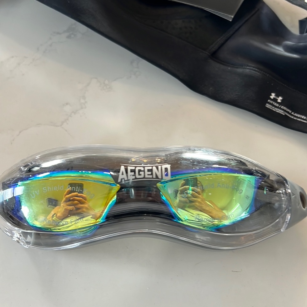 Aegend swim goggles.